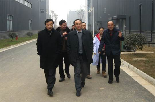 說明: E:\畜科\會(huì)議報(bào)道\20150122省科技廳副廳長(zhǎng)韓忠成赴飼料產(chǎn)研院考察調(diào)研\(zhòng)news-1.jpg